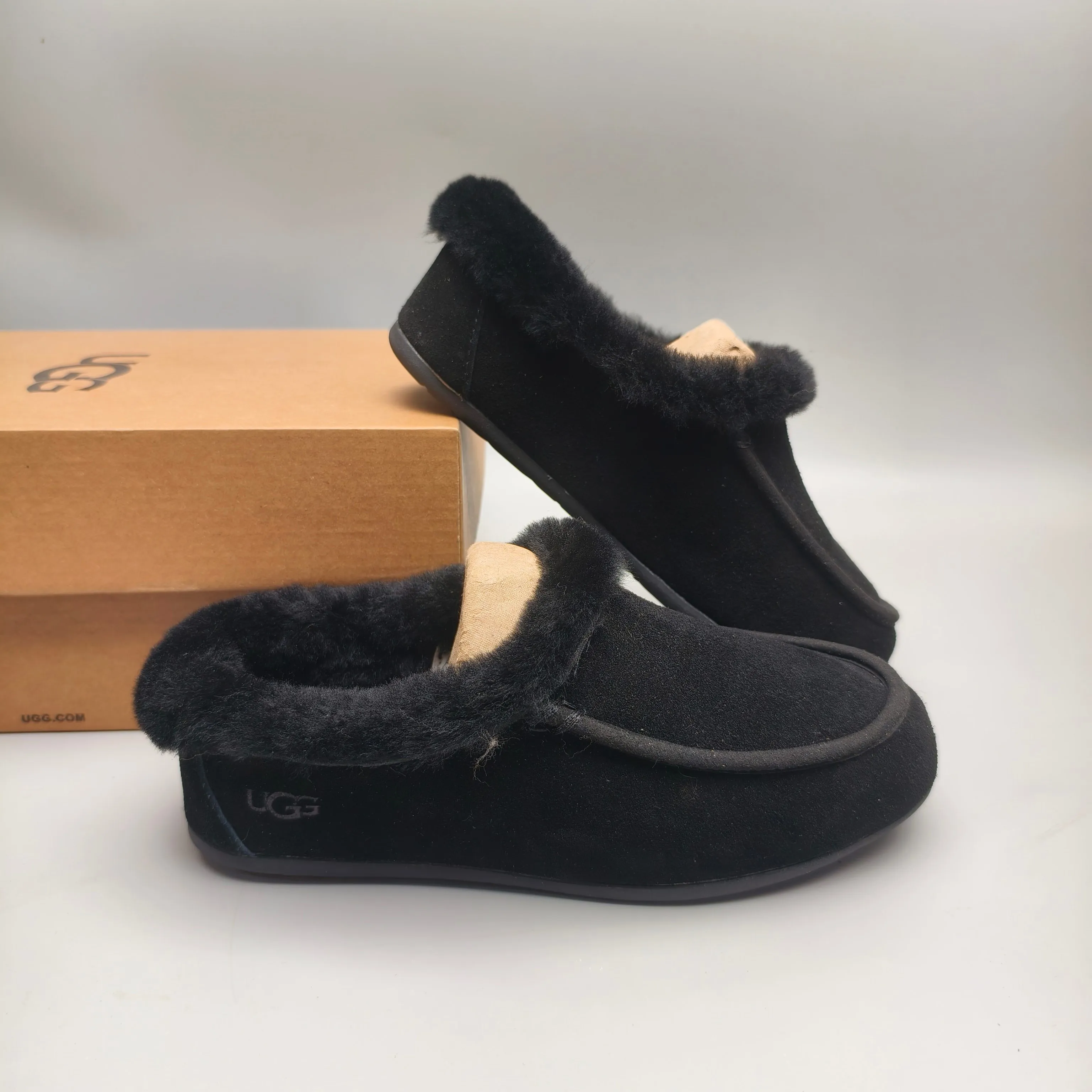 💰440 UGG sheepskin all-in-one snow boots 1391 Slip-on casual home shoes for women Color: maroon black chocolate Matching size: 35-40